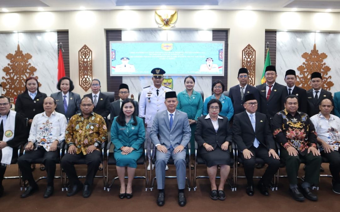 Pemkab Gumas Lantik Pejabat Administrator, Kukuhkan Pejabat Fungsional, dan Laksanakan Sertijab TP PKK Kecamatan Damang Batu