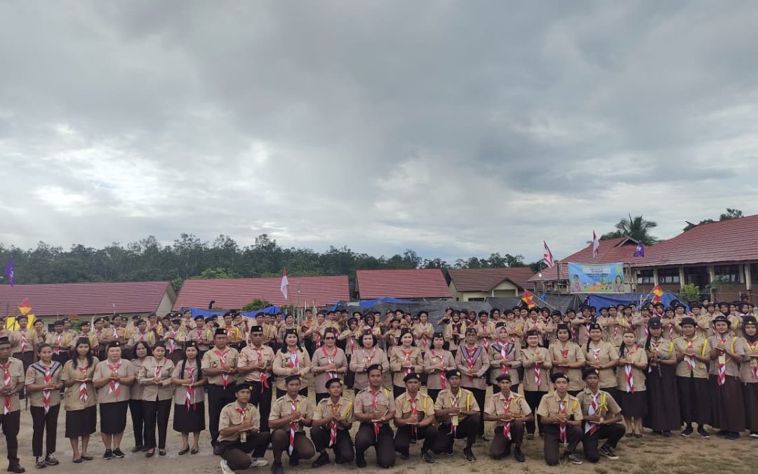 Ketua Kwarcab Pramuka Gunung Mas Buka Perkemahan Tamu Ambalan di SMAN 1 Manuhing